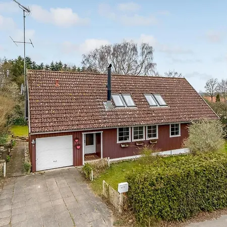Holiday home Beautiful In With Kitchen