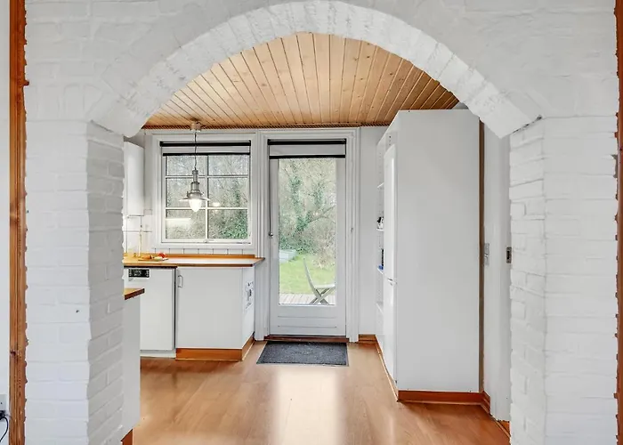 Beautiful In With Kitchen Millinge